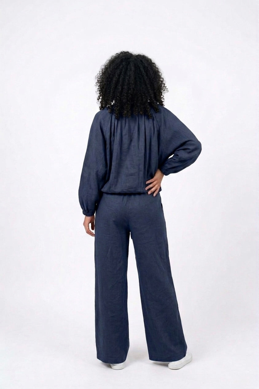 Set in navy blue