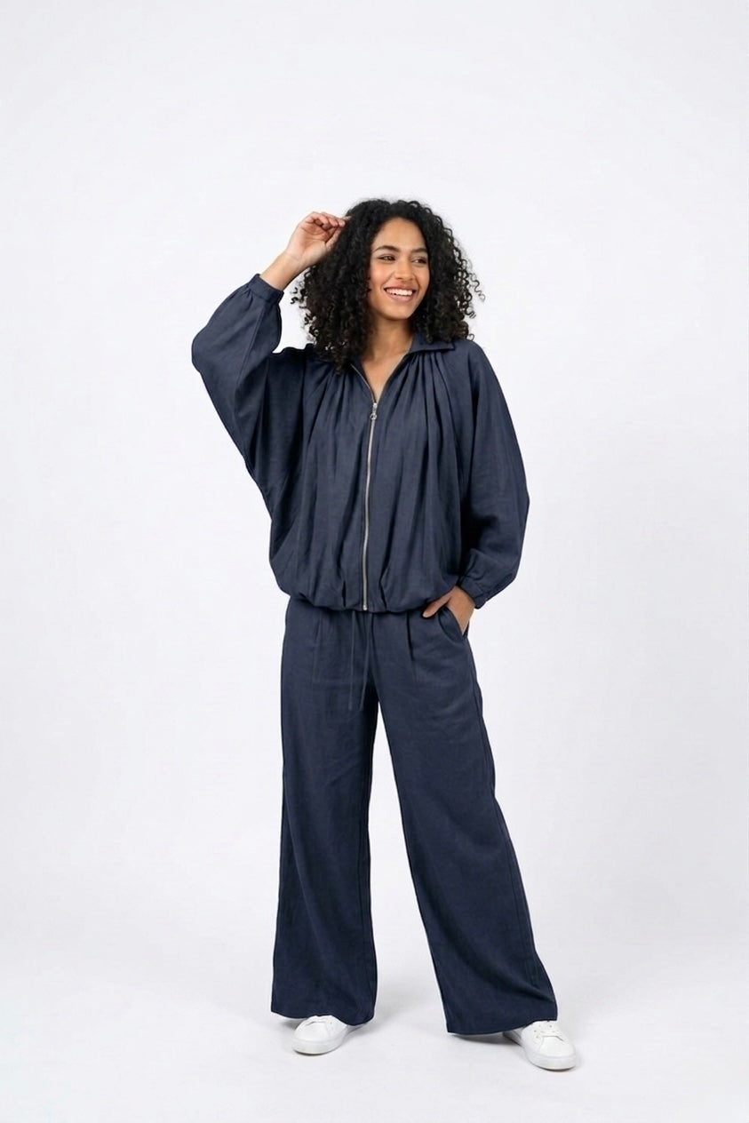 Set in navy blue